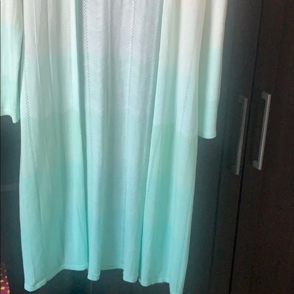 Cardigan sweater like new. Size m - Picture 5 of 9